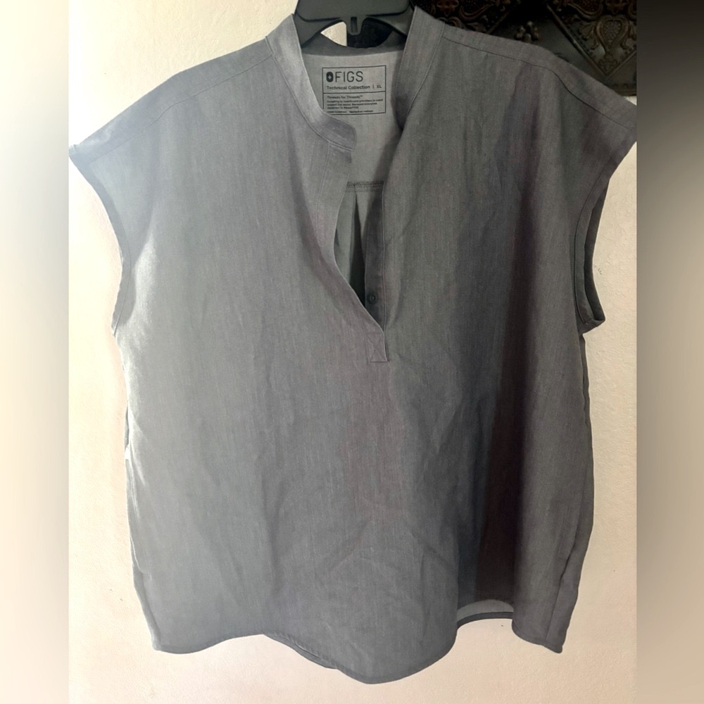 Figs technical collection Women's Charcoal Blouse